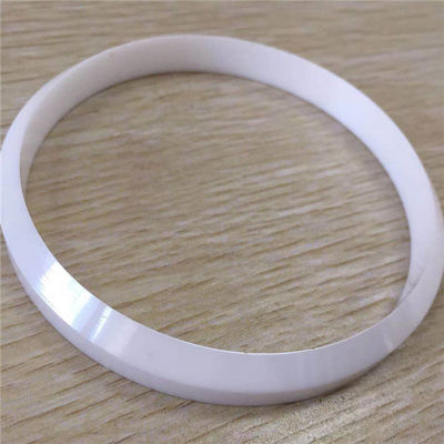 ZrO2 95% Ceramic Seal Rings Tahan Suhu Kekerasan Tinggi