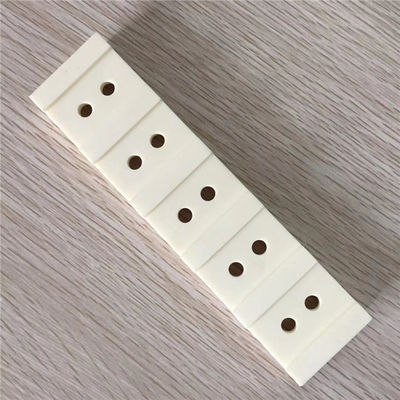 Suhu Tinggi 3700Mpa Alumina Ceramic Parts Industrial 99% Alumina Ceramic Plate