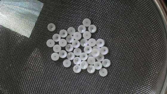 Bagian Keramik Zirkonia Densitas Kekerasan Tinggi 6.0g / cm3 Nozel Sandblasting Keramik