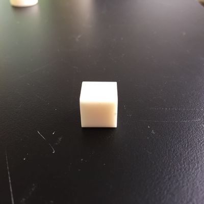 Presisi 1300HV Machinable Ceramic Block Cube Zirconia Ceramic Parts